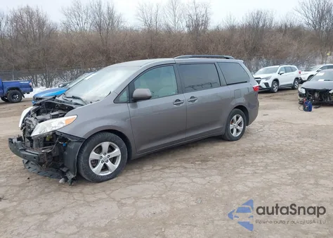 2015 Toyota Sienna Le 8 Passenger из США, поврежденный, VIN 5TDKK3DC1FS534011